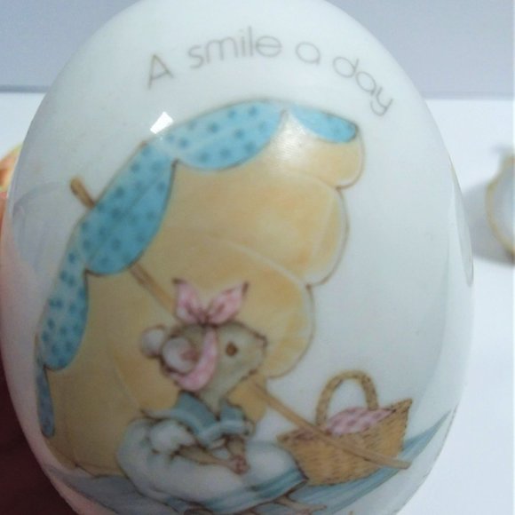 Porcelain Figurines 3pc VTG Tiny Talk Mice Frog Egg 1970's WWA Music Kiss Japan - Picture 3 of 9